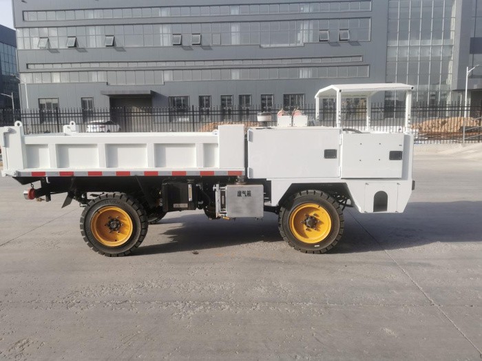 WC1.8E防爆單向側(cè)座駕駛運(yùn)輸車(chē)